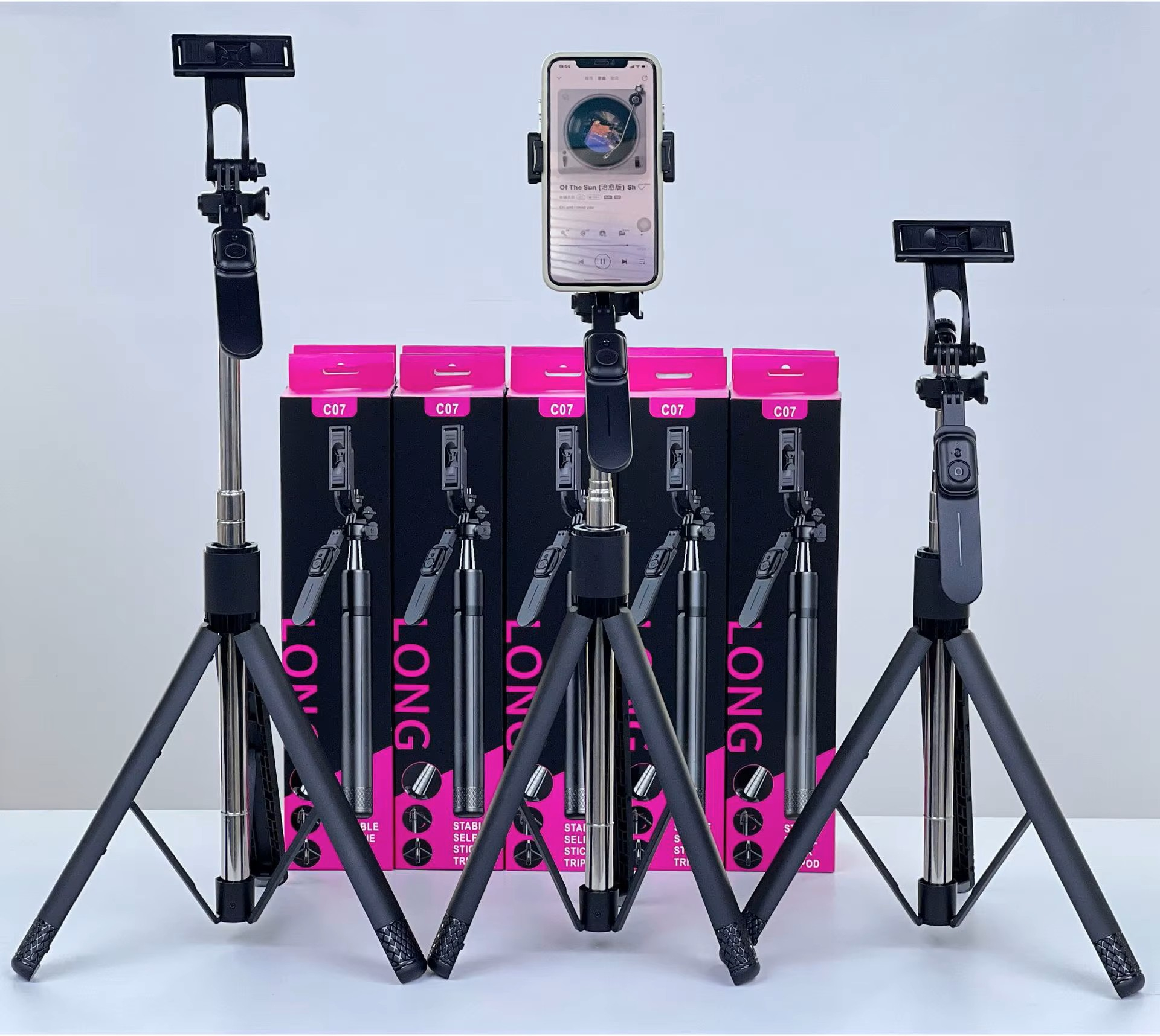Трипод с пультом ДУ (селфи-палка) C07